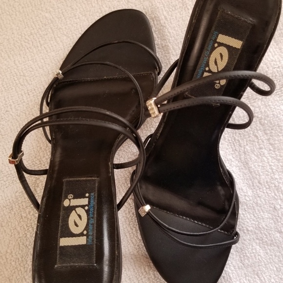 Size 7 Dainty Black Strappy Heels LEI - Picture 6 of 7